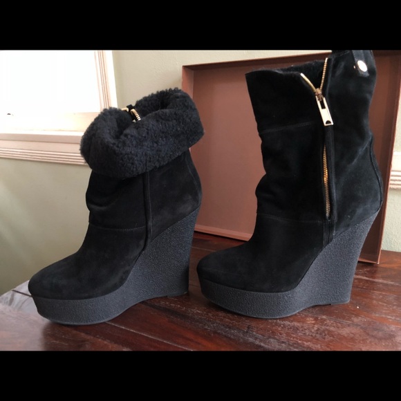 Burberry Suede Wedge Boots with shearling inside - Picture 6 of 6